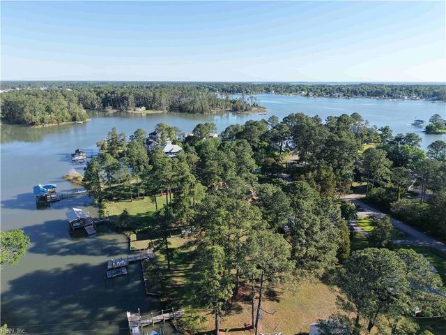 615 Ship Point RD, Yorktown, VA 23692