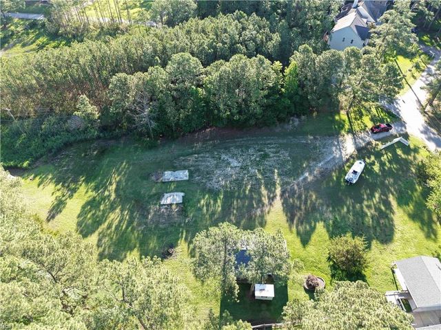 615 Ship Point RD, Yorktown, VA 23692