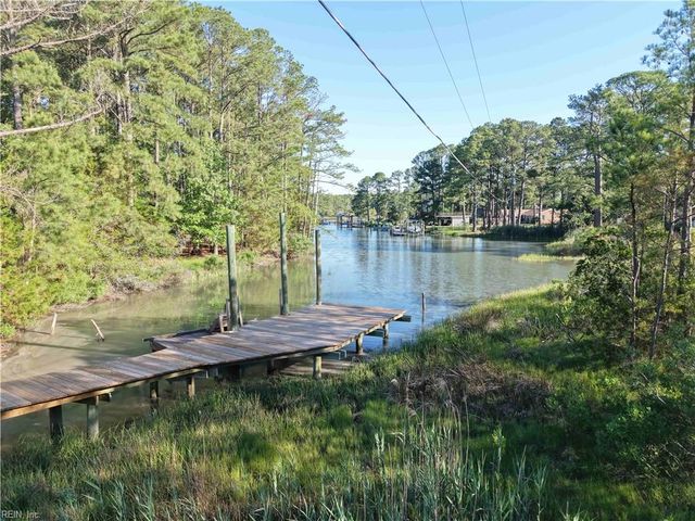 615 Ship Point RD, Yorktown, VA 23692