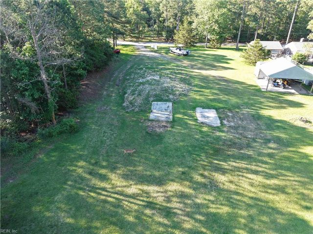 615 Ship Point RD, Yorktown, VA 23692