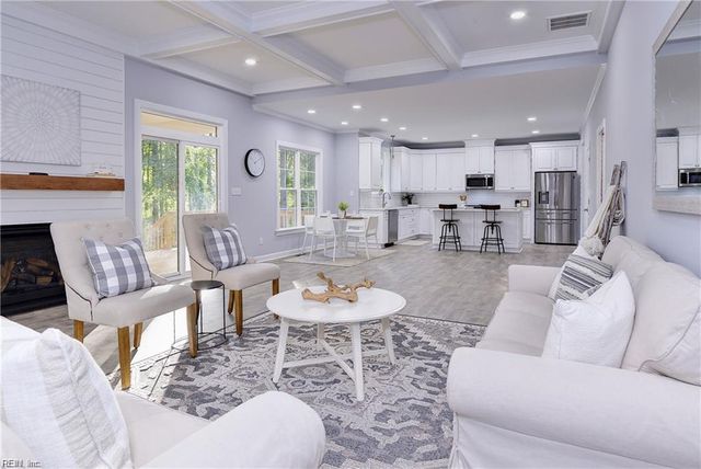 615 Ship Point RD, Yorktown, VA 23692