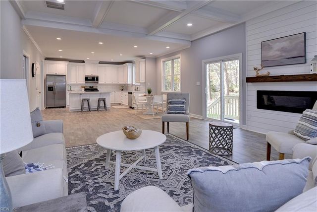615 Ship Point RD, Yorktown, VA 23692