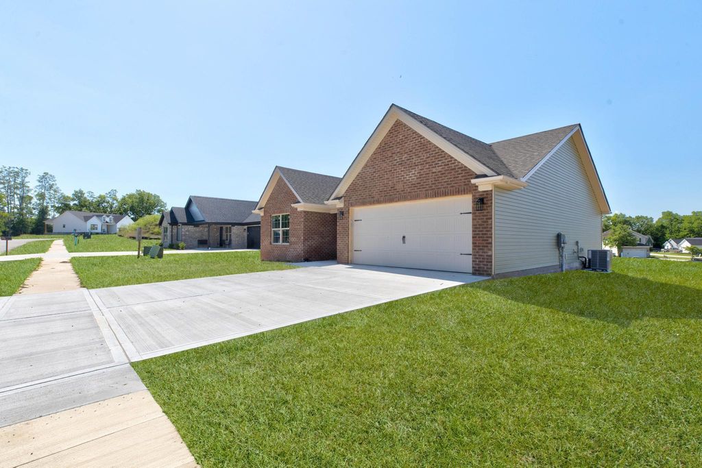 156 Elk Drive, Stamping Ground, KY 40379