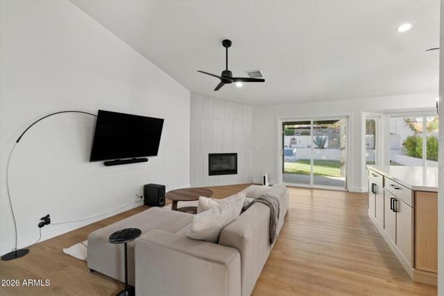 1436 E CHARLESTON Avenue, Phoenix, AZ 85022