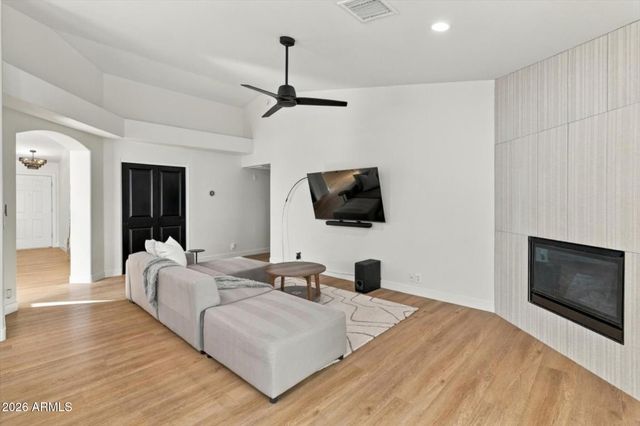 1436 E CHARLESTON Avenue, Phoenix, AZ 85022