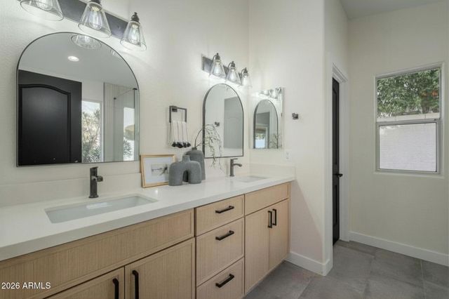 1436 E CHARLESTON Avenue, Phoenix, AZ 85022