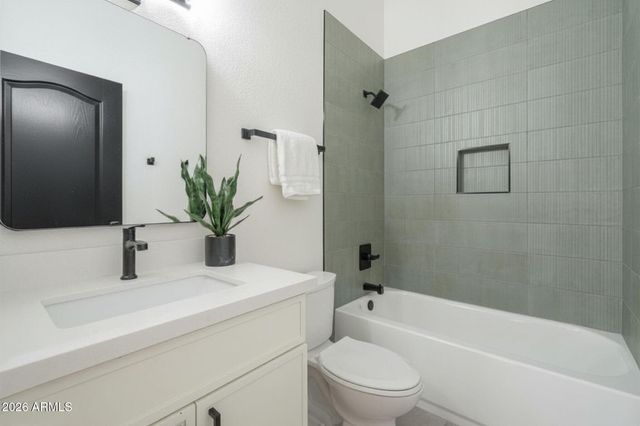 1436 E CHARLESTON Avenue, Phoenix, AZ 85022
