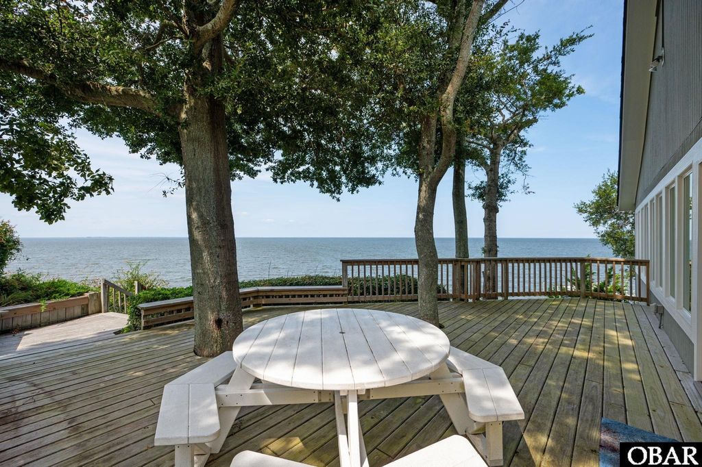 Image 2 of property listing at 111 Clipper Court, Kill Devil Hills, NC 27948