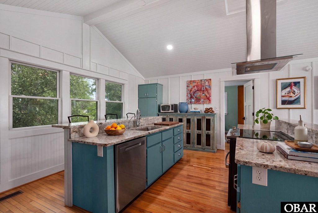 Image 13 of property listing at 111 Clipper Court, Kill Devil Hills, NC 27948