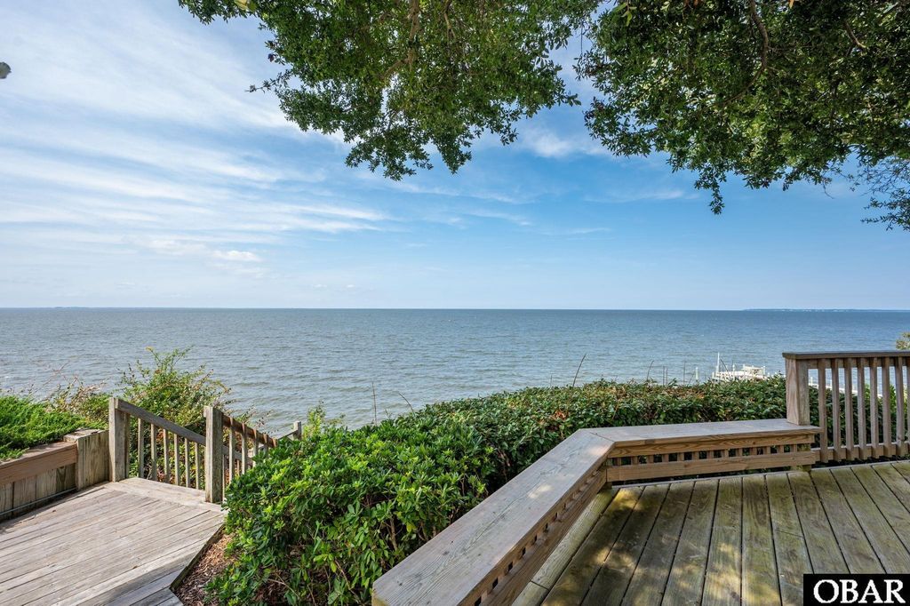 Image 3 of property listing at 111 Clipper Court, Kill Devil Hills, NC 27948