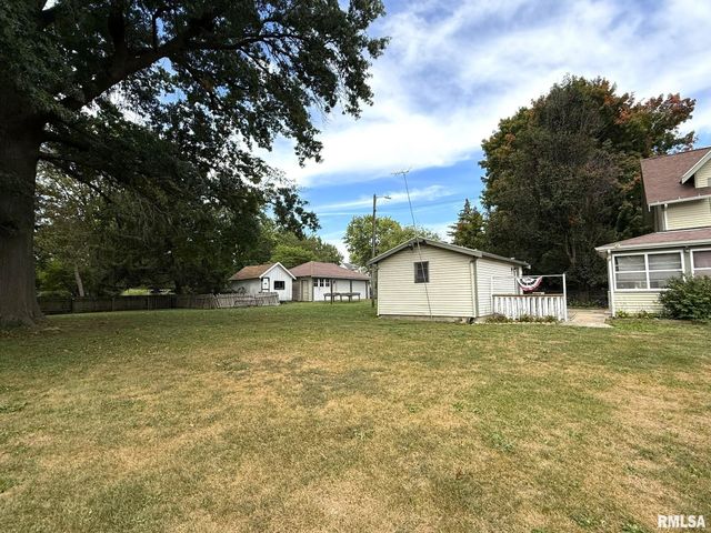 554 N WEST Street, Galesburg, IL 61401