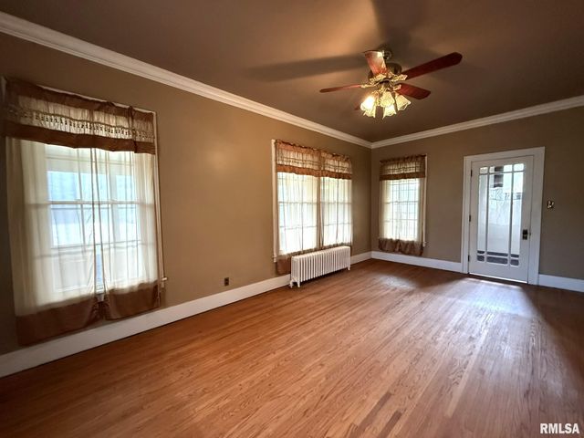 554 N WEST Street, Galesburg, IL 61401