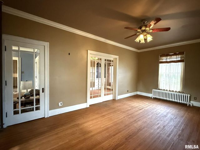 554 N WEST Street, Galesburg, IL 61401