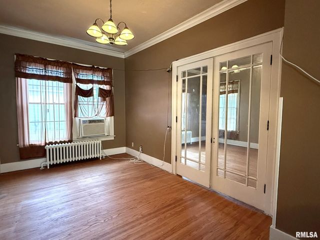 554 N WEST Street, Galesburg, IL 61401