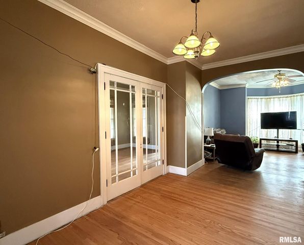 554 N WEST Street, Galesburg, IL 61401