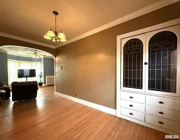 554 N WEST Street, Galesburg, IL 61401