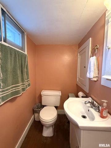 554 N WEST Street, Galesburg, IL 61401