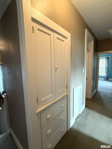 554 N WEST Street, Galesburg, IL 61401