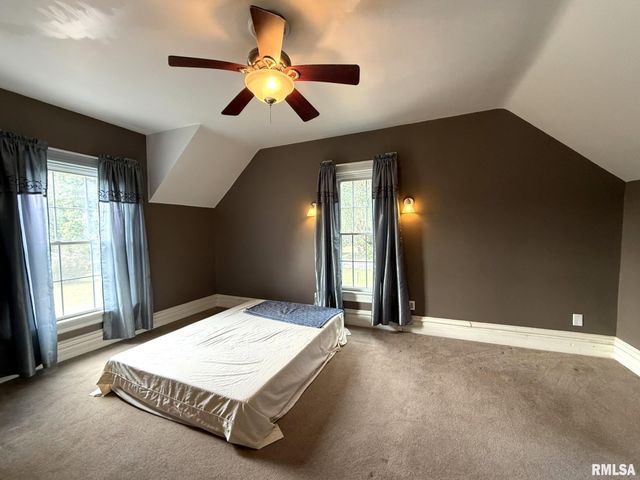 554 N WEST Street, Galesburg, IL 61401