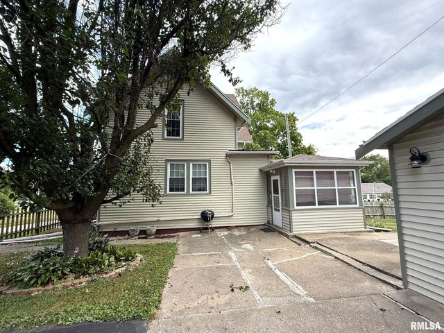 554 N WEST Street, Galesburg, IL 61401