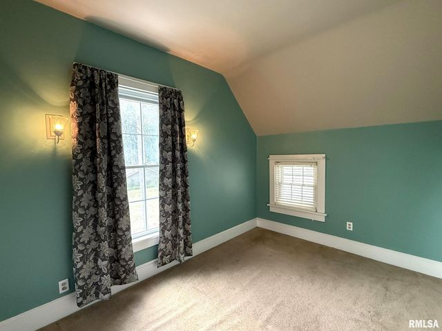 554 N WEST Street, Galesburg, IL 61401