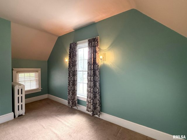 554 N WEST Street, Galesburg, IL 61401