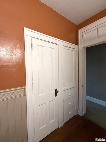 554 N WEST Street, Galesburg, IL 61401