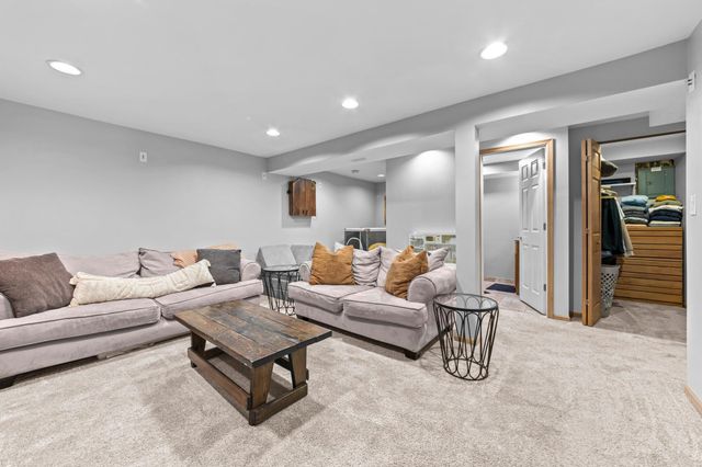 543 Jefferson Lane NW, Elk River, MN 55330