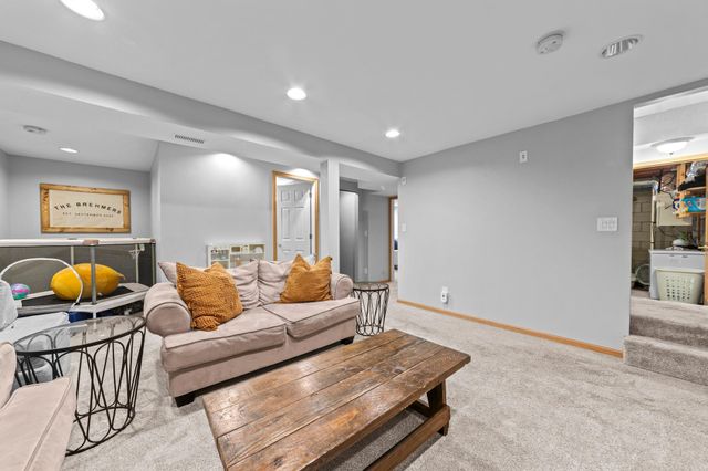 543 Jefferson Lane NW, Elk River, MN 55330
