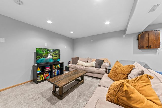 543 Jefferson Lane NW, Elk River, MN 55330