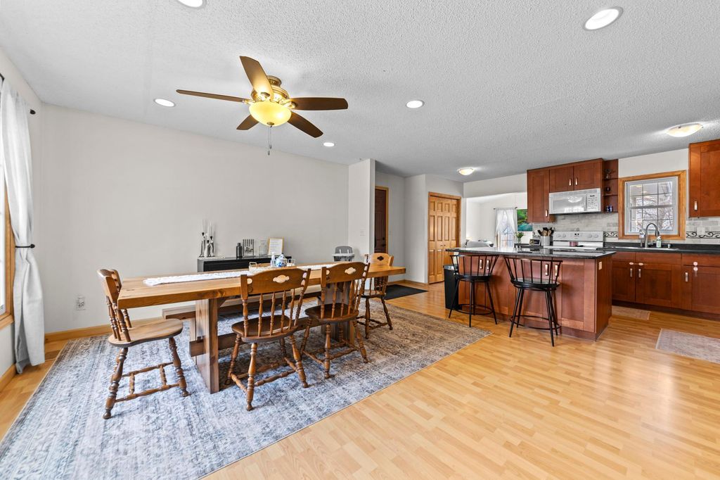 543 Jefferson Lane NW, Elk River, MN 55330 — photo 2