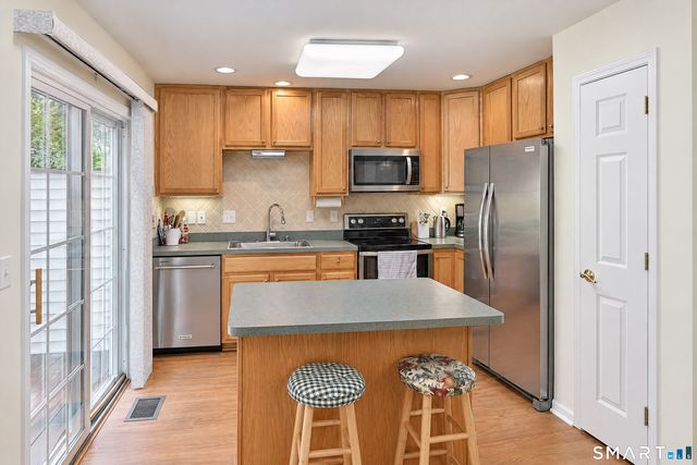 1703 Eaton Court 1703, Danbury, CT 06811