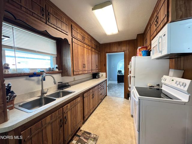 3615 Wallwerth Drive, Toledo, OH 43612