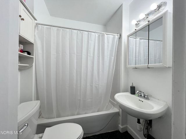 3615 Wallwerth Drive, Toledo, OH 43612