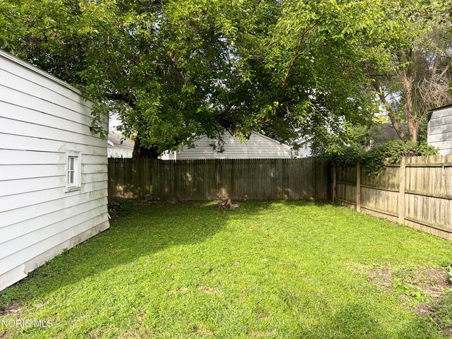 3615 Wallwerth Drive, Toledo, OH 43612