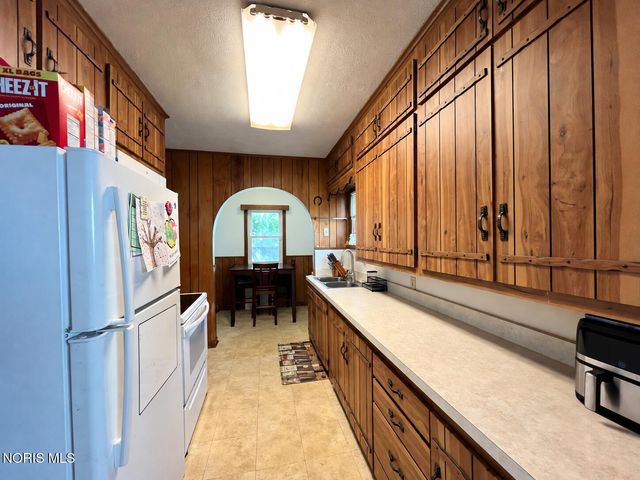3615 Wallwerth Drive, Toledo, OH 43612