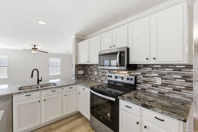 3919 Creek Frst, San Antonio, TX 78230