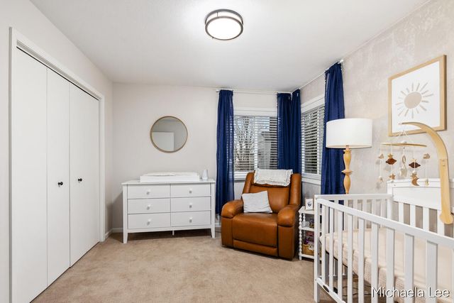 6737 Gran Via Drive NE, Rockford, MI 49341