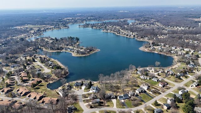 6737 Gran Via Drive NE, Rockford, MI 49341