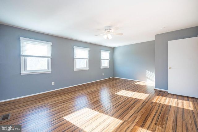 3930 GATEHOUSE LN, Skippack, PA 19474
