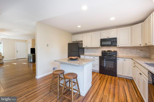 3930 GATEHOUSE LN, Skippack, PA 19474