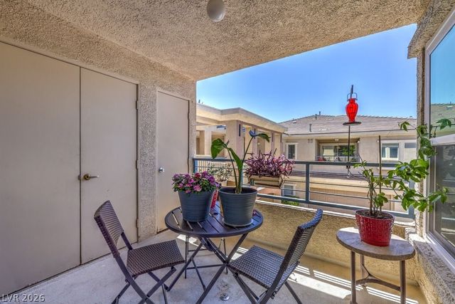 820 Titan Peak Place 206, Las Vegas, NV 89144