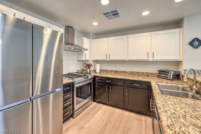 820 Titan Peak Place 206, Las Vegas, NV 89144