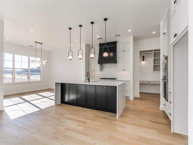 10108 SW 25th Court, Yukon, OK 73099