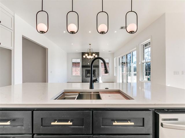 10108 SW 25th Court, Yukon, OK 73099