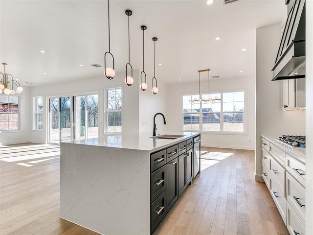 10108 SW 25th Court, Yukon, OK 73099