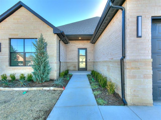 10108 SW 25th Court, Yukon, OK 73099