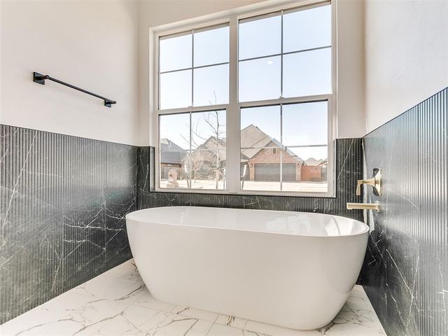 10108 SW 25th Court, Yukon, OK 73099