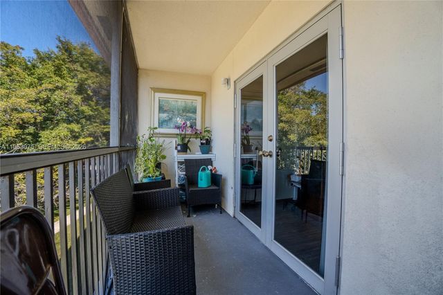 251 SW 134th Way 302M, Pembroke Pines, FL 33027