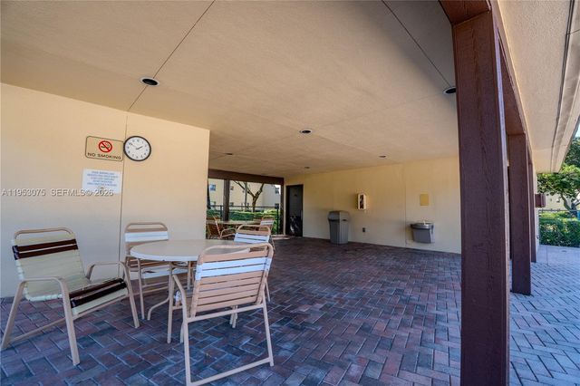 251 SW 134th Way 302M, Pembroke Pines, FL 33027